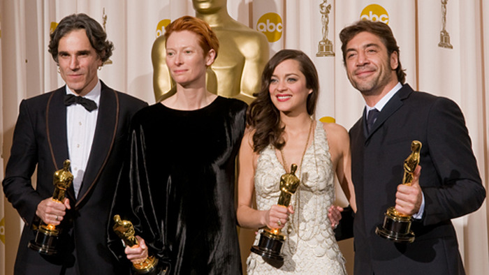 アカデミー賞を受賞した（左から）ダニエル・デイ＝ルイス、ティルダ・スウィントン、マリオン・コティヤール、ハビエル・バルデム　-(C) A.M.P.A.S.