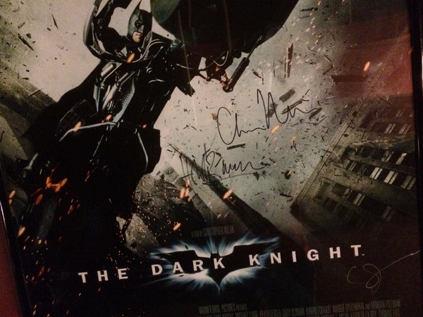 映画館の待合室にあったクリストファー・ノーラン監督のサイン。「進撃の巨人」観て欲しいです。