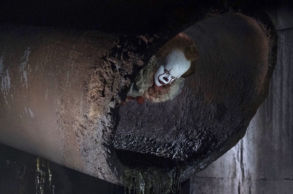 『IT／イット “それ”が見えたら、終わり。』(C)2017 WARNER BROS. ENTERTAINMENT INC. AND RATPAC-DUNE ENTERTAINMENT LLC. ALL RIGHTS RESERVED.