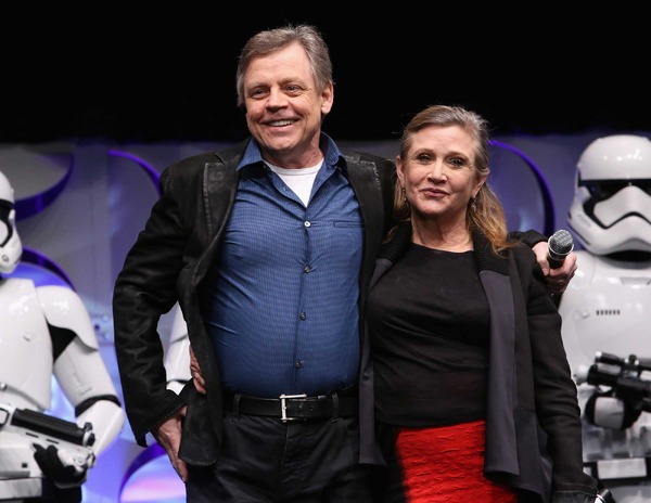 「Star Wars Celebration 2015」に登場したマーク・ハミル＆キャリー・フィッシャー(C)Getty Images