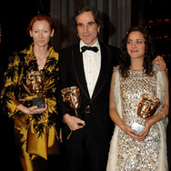 BAFTA受賞者の（左から）ハビエル・バルデム、ティルダ・スウィントン、ダニエル・デイ＝ルイス、マリオン・コティヤール、アンソニー・ホプキンス　-(C) Getty Images/AFLO