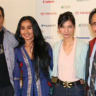 『アンダー・ザ・ツリー』記者会見にて（左から）ガリン・ヌグロホ監督、アユ・ラクスミ、ナディア・サフィラ、イクラナガラ