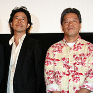 『40歳問題』舞台挨拶にて桜井秀俊（左）、中江裕司監督