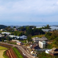「恋人の聖地」としてカップルなどに人気の大村湾パーキングエリアは、長崎市内から長崎自動車道を通ってクルマで35分（43km）