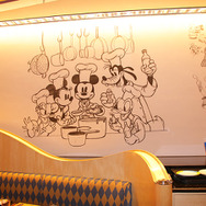 「ディズニー・ハリウッド・ホテル」の「シェフ・ミッキー」(C) Disney (C) Disney/Lucasfilm Ltd. (C) & TM Lucasfilm Ltd.