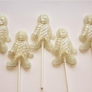 「Mummy shaped Halloween lollipops」490円+税