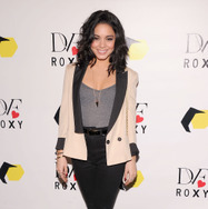 「DVF Loves ROXY Launch」に出席するヴァネッサ・ハジェンズ（ニューヨーク）-(C) Getty Images