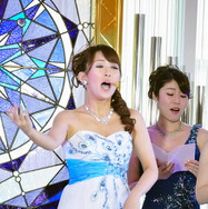 神田沙也加＆美女音楽グループ「DualisMusic」メンバー／『アナと雪の女王』主題歌お披露目イベント