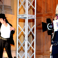 マイケル人形が生々しすぎて、横に立てない！　オリアンティ、亡きマイケルと幻の競演 画像