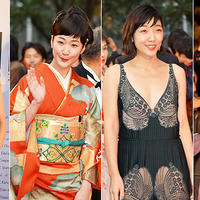 【東京国際映画祭】豪華女優陣が着物＆露出度高めワンピースを着こなしレッドカーペットに降臨！ 画像