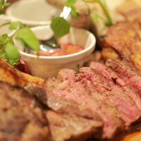“進化した”肉料理専門店!? 「肉が旨いカフェ NICK STOCK 本町通店」 画像