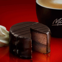 贅沢なチョコレートスイーツが今年もマックカフェに登場！ 「ザッハトルテ」 画像