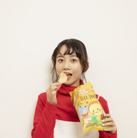 三戸なつめ、韓国スナック菓子を食す！「ドラマ観ながら、なに食べよ？」 画像