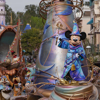 【海外ディズニー】人気パレードの「マジック・ハプンズ」が再開へ　「ファンタズミック！」も5月に　カリフォルニア ディズニー 画像