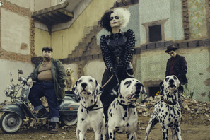 『クルエラ』の迷コンビ、ホーレス＆ジャスパーの愛犬を熱演する“名優”に注目 画像
