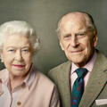 エリザベス女王、夫・フィリップ殿下との結婚69周年を祝う・画像