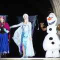 【ディズニー】アナ雪の季節到来！一夜限りのセレモニーでアナ＆エルサがパークに降臨・画像