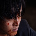 松坂桃李、血まみれでも色っぽい…『孤狼の血』場面写真公開！・画像