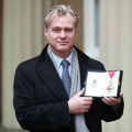クリストファー・ノーラン監督、大英帝国勲章を受章 ウィリアム王子が授与・画像