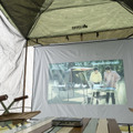 テントが映画館に！ LOGOSがポータブルスクリーンを新発売・画像