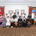 【USJ】第11期「大阪府育英会USJ奨学金制度（給付型）」認定式を開催、20周年衣装のウッディとウィニーもお祝い・画像