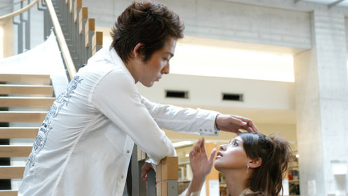 『カミュなんて知らない』メイン