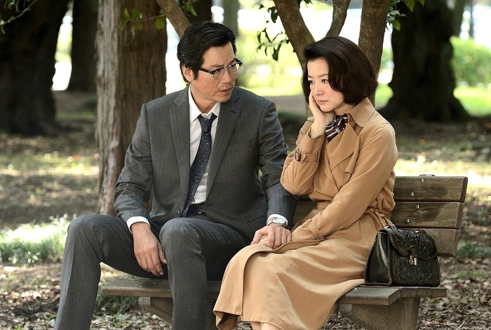 豊川悦司×鈴木京香　連続ドラマW「荒地の恋」　（C）WOWOW