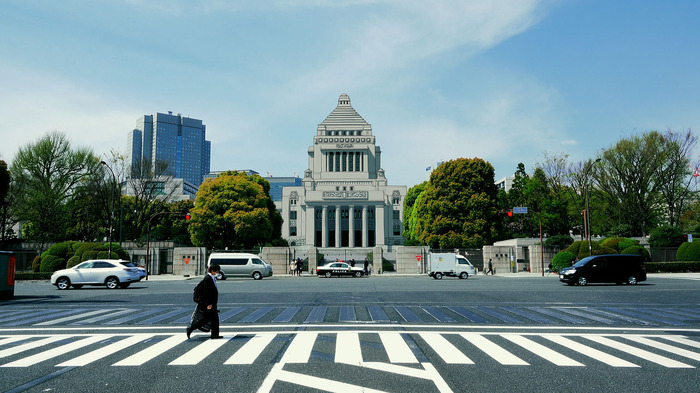 「東京尾行」 12 チャンネル ビデオ、2015-2016 年