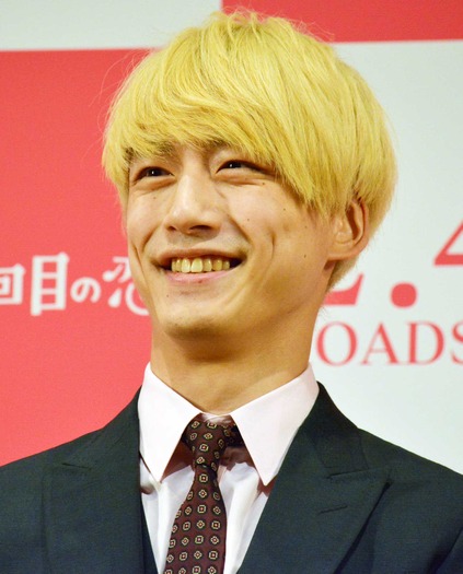 坂口健太郎／『君と100回目の恋』完成披露舞台挨拶