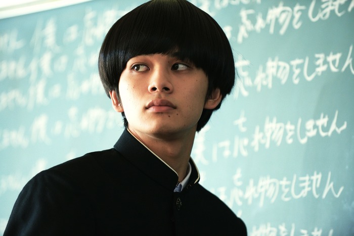 北村匠海、マッシュルームカットに！ 松岡茉優主演『勝手にふるえてろ』 | cinemacafe.net