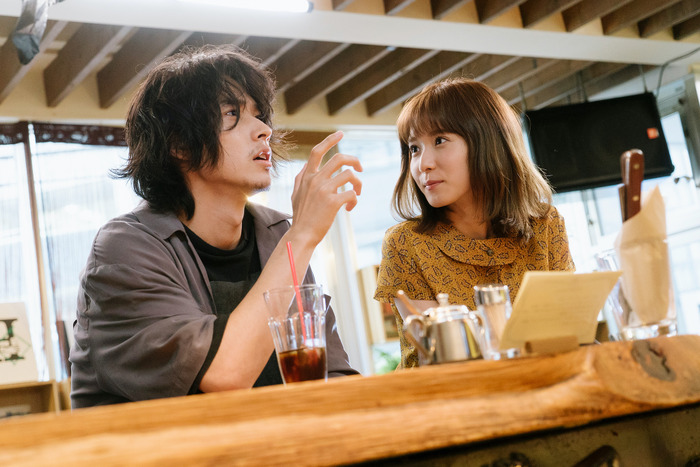 山崎賢人×松岡茉優『劇場』テレビ初放送決定、又吉直樹原作の映画特集 