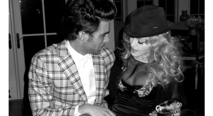 マドンナ、ジョン・コルタジャレナ