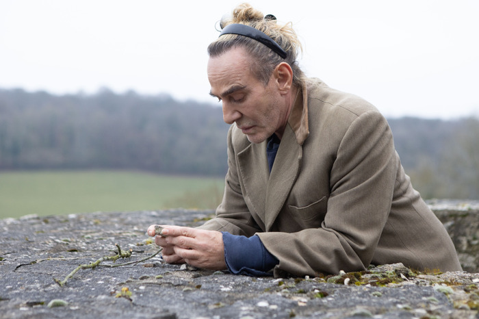 『ジョン・ガリアーノ 世界一愚かな天才デザイナー』© 2023 KGB Films JG Ltd