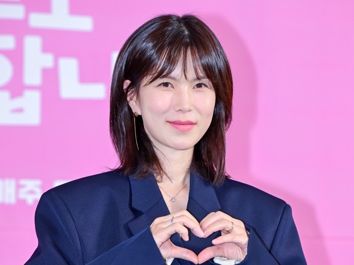 『私の夫と結婚して』共演→結婚から3カ月。女優コン・ミンジョン、妊娠をサプライズ発表!