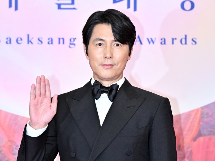 “婚外子発覚”のチョン・ウソンに真心…?青龍映画賞、非難殺到でタグ削除&コメント欄閉鎖へ