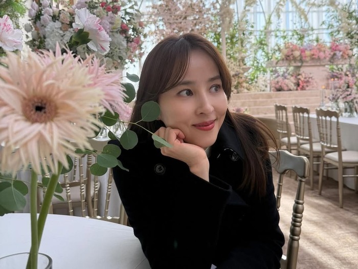 花嫁より目立ったんじゃない!? 女優ハン・ヘジンの容姿端麗な近況に目が釘付け!【PHOTO】