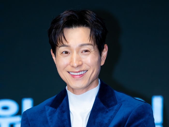 Disney+新作『トリガー ニュースの裏側』で輝く!俳優チョン・ソンイルの新たな挑戦に“要注目”