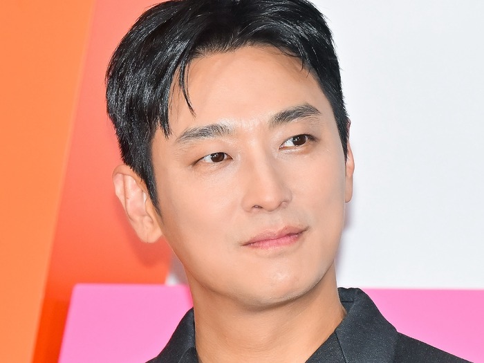 “多忙すぎ” 俳優チュ・ジフン、シン・ミナと3度目の共演なるか。新ドラマ『再婚皇后』の出演を検討中