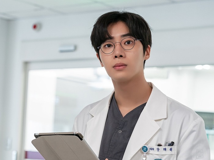 『トラウマコード』チュ・ヨンウの魅力爆発!イ・ドユン監督が明かす成長の裏側