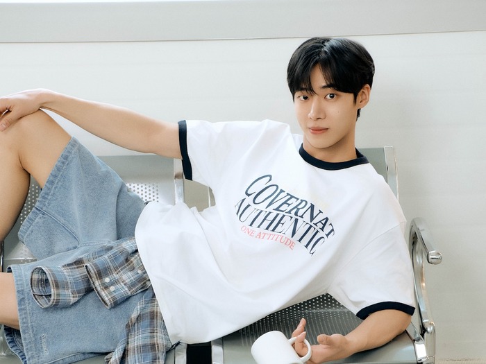 最旬俳優チュ・ヨンウ、大人と少年の間の“輝く青春”。最新カットでナチュラルな魅力放つ！【PHOTO】