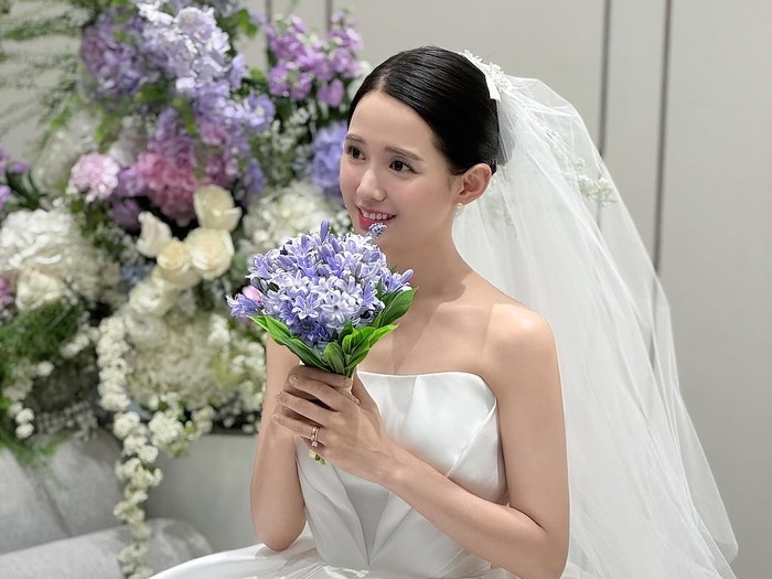 “狂乱の結婚式”で話題の女優ナム・ボラ、祝福してくれた人たちに感謝のコメント「人生の一片を分かち合った」