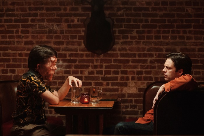 『顔を捨てた男』© 2023 FACES OFF RIGHTS LLC. ALL RIGHTS RESERVED.