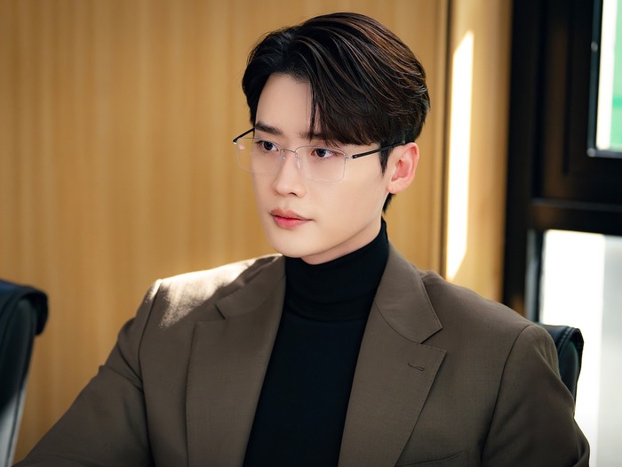 “やる気ゼロ”弁護士役のイ・ジョンソクが『瑞草洞』に降臨!彼が独立しない理由は?