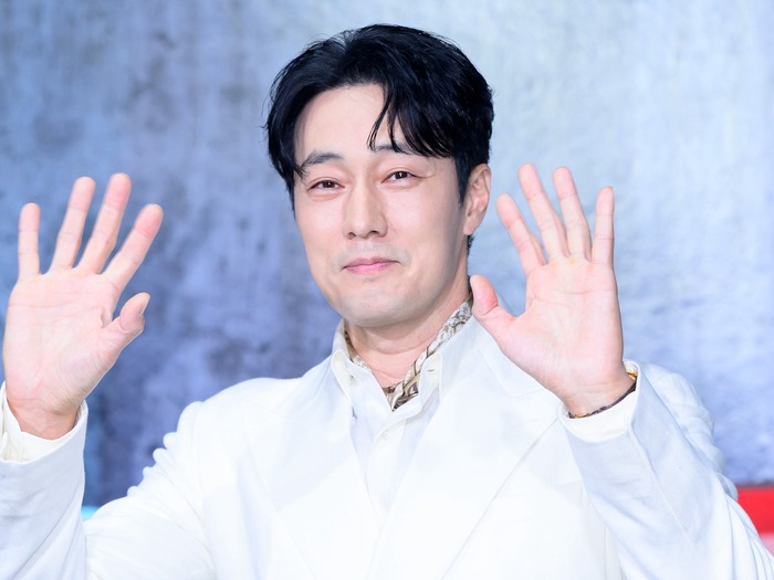 Netflix新作『広場』主演ソ・ジソブ、原作ファンが最も望む俳優だった!期待に応える“丹念な役作り”を明かす