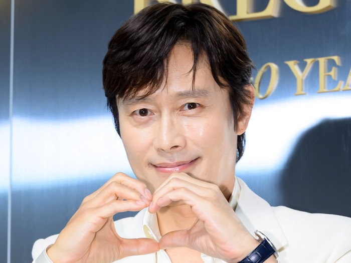 ファンへの神対応で株が“爆上がり”!イ・ビョンホン、『イカゲーム3』公開直前に注目度MAX