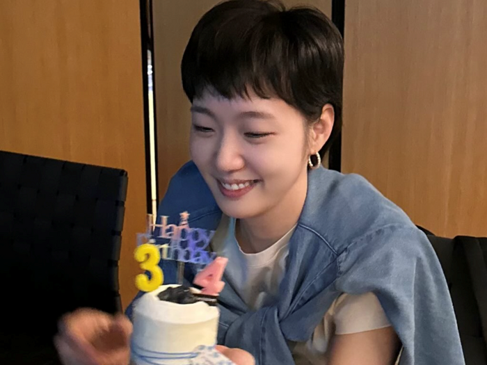 キム・ゴウン、34歳の誕生日もベリーショートでフレッシュ全開!女優としての飛躍にも注目【PHOTO】