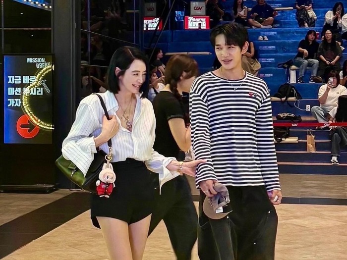 “本当に32歳差?”『シュルプ』母子役のキム・ヘス、ユン・サンヒョン、仲良く試写会に出席!【PHOTO】