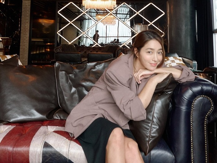 イ・ビョンホンの妻イ・ミンジョン、“撮った人が気になる” エレガントな近況【PHOTO】