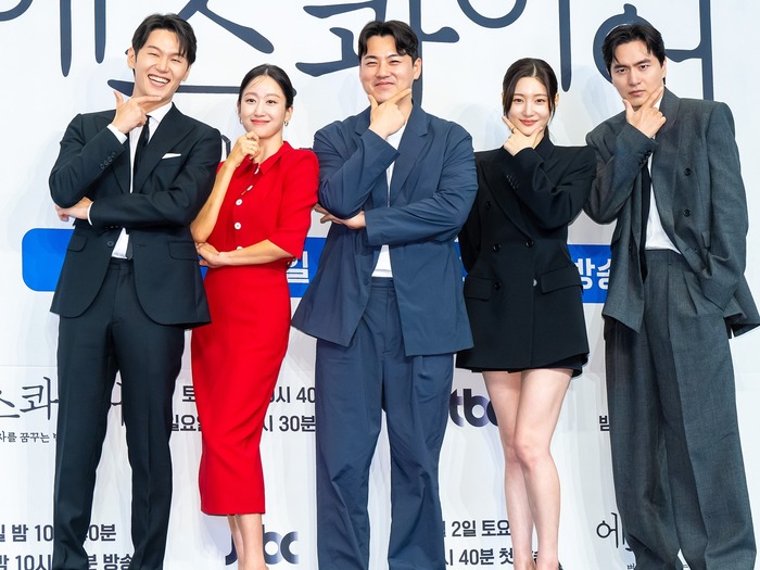 『エスクワイア』主演イ・ジヌクが語る「視聴率10％超えでシーズン2を正式に支援します」