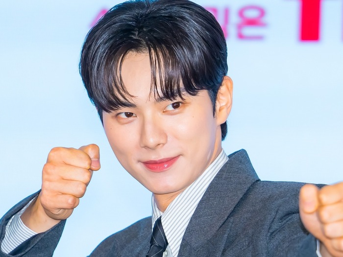 若手イケメン俳優イ・チェミン、『暴君のシェフ』公開直前にデビューから支えた事務所と契約終了へ